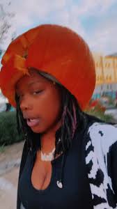 #greenscreen #greenscreenvideo pumpkin head shoot with my sibs 🧡  #averageblackgirltiktok #spoiledassmo #blackgirltiktok #fyp #photoshoot  #TikTokHalloween #pumpkinhead #siblings