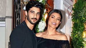 Sushmita sen's boyfriend was born on the 4th of january 1991 in new delhi, india. Sushmita Sen Shared Her New Boyfriend Picture On Instagram Goes Viral Wlbuddy
