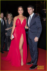 Nick Jonas Girlfriend Olivia Culpo Heat Up The Red Carpet At Mipcom S Opening Night Party Celebrity Inspired Dresses Celebrity Dresses Celebrity Prom Dresses