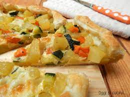 Un classico guscio di pasta sfoglia con ripieno di zucchine trifolate e pancetta affumicata: Ricetta Torta Salata Di Verdure Oggi Si Cucina