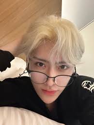 Ricky Bare's Instagram, Twitter & Facebook