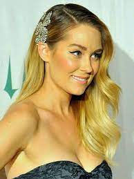 Gorgeous Side Part Long Hair With Minimal Waves Brooch Wedding Style Hairstyles Sidepart Longhai Celebrity Wedding Hair Hair Styles Wedding Hairstyles