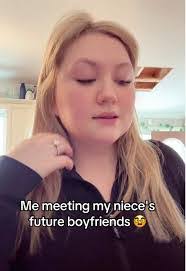 Candace Munsey's Instagram, Twitter & Facebook