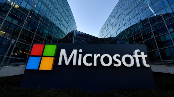Microsoft 50 Yaşında!: Geçmişten Geleceğe Bir Teknoloji Devi - ÇözümPark