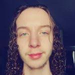 Derrick Geiger's Instagram, Twitter & Facebook