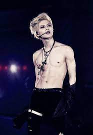 According to taemin, he wanted to tell the news directly to his fans who stood by him throughout the years. Taemin Handsome Asian Men Shinee Taemin