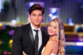 Who Won Love Island Usa Season 1 Zac Elizabeth Winners Startattle