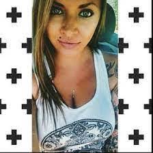 Lindsay Stott's Instagram, Twitter & Facebook