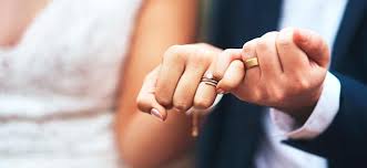 Queste che troverete di seguito sono delle idee che abbiamo selezionato perché sono perfette per celebrare il vostro primissimo anno insieme oppure per ufficializzare la vostra festa di fidanzamento 25 Regali Per 25 Anni Di Matrimonio Per Uomo E Donna Regalix