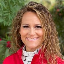 Julie Elledge's Instagram, Twitter & Facebook