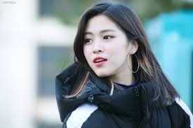 A photo of ryujin sitting inside a car went viral as fans questioned whether 08.04.2020 · han so hee trong thế giới hôn nhân đang gây sốt trên màn ảnh nhỏ. Actress Han So Hee Goes Viral For Looking Just Like Itzy S Ryujin Kpophit Kpop Hit