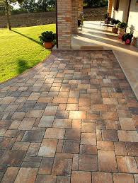 Le vernici per i pavimenti esterni devono soddisfare alcune fondamentali caratteristiche: Pavimentazioni Per Esterni Autobloccanti Pavimenti Per Esterni Ferracuti Srl Pavimento Esterno Pavimentazione Da Giardino Illuminazione Giardino Esterno
