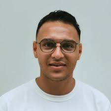 freelancedesigner #welcomebacktoearth #performanceappareldesigner