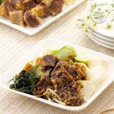 Rujak Cingur Sambal Petis Merupakan Kuliner Khas Surabaya Yang Bisa Dimakan Dengan Nasi Atau Lontong Bahan 200 G Cingur Sapi Siap Taoge Makanan Cabai Rawit