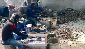 Rather than putting it in the bin and sending it to landfill, we should recycle it by removing the bad and saving the good! Your Recycled Laptop May End Up In An Illegal Asian Scrapyard