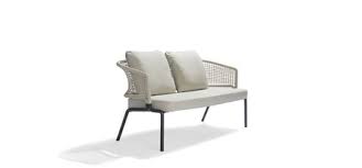 This teak patio daybed is comfortable, practical and stylish, and will create a contemporary focal point for your outdoor space. Producten Tribu