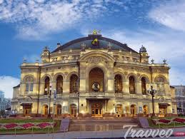 يحدها الاتحاد الروسي من الشرق، بيلاروسيا من الشمال، بولندا وسلوفاكيا والمجر من الغرب، رومانيا ومولدوفا إلى الجنوب الغربي، والبحر الأسود وبحر آزوف إلى الجنوب. Ø¬ÙˆÙ„Ø© Ø³ÙŠØ§Ø­ÙŠØ© Ù…Ù…ÙŠØ²Ø© ÙÙŠ ÙƒÙŠÙŠÙ ØªØ±Ø§ÙÙŠÙˆ ÙƒÙˆÙ… Ø¯Ù„ÙŠÙ„Ùƒ Ø§Ù„Ø´Ø§Ù…Ù„ Ù„Ù„Ø³ÙØ± ÙˆØ§Ù„Ø³ÙŠØ§Ø­Ø©