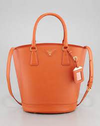 prada saffiano lux medium bucket bag papaya orange neiman marcus bolsas estacoes