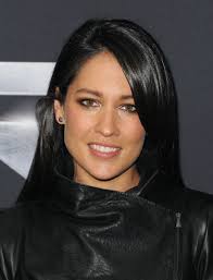 Mel Mclaughlin's Instagram, Twitter & Facebook