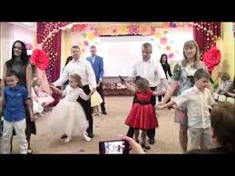 танец мам с сыновьями на выпускном в детском саду Mamy V Zale Plakali Tanec Moj Angel Tancuyut Mamy I Ml Gruppa Studiya Solnyshko Ot3 Do 6 Let Youtube Detskij Sad Tanec Deti