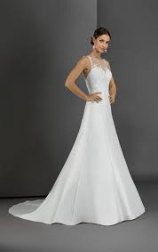 Kommunionkleider schlicht, mit spitze, kommunionkleid weiß , creme, kommunionskleid kurz oder lang online kaufen. Elegante Brautkleider Brautmoden In Siegburg Nahe Bensberg