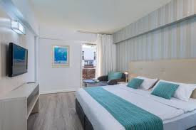 בשריפה נפגעו קל גם בן 17 ובת 76 משאיפת עשן. Pegasus Eilat Updated 2021 Prices