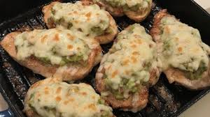 Seasoned Chicken Breasts Are Browned In Butter And Olive Oil Topped With Homemade Guacamole And Slices Of Pepper Jack Guacamole Chicken Chicken Melts Recipes