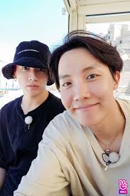So after being pranked by our crackheads jin and jimin, jungkook proceeded with his own live broadcast. Bts V Official Bon Voyage 3 Epi 1 Behind The Scene 2 2 Bts ë°©íƒ„ì†Œë…„ë‹¨ Vlive Bonvoyage Bon Voyage Rm Jin Suga Jhop Bts Bon Voyage Bangtan Bts Jungkook