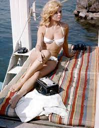 Et découvrez toute la collection bain sur la boutique pomm'poire. Brigitte Bardot Les Plus Beaux Maillots De Bain Du Cinema Elle