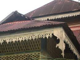 3) jika nak selesa, sebaiknya cucur atap biar memanjang kehadapan rumah boleh halang cahaya, silau dan hujan pada rumah. 20 Februari 2010 Jejak Mihrab Mimbar