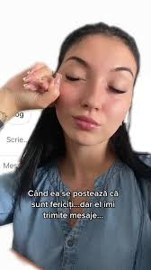 Relații complicate: când fericirea nu e reală