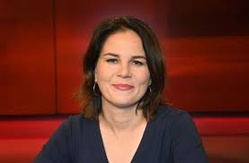 For the future we take heart. Annalena Baerbock Im Interview Bei Prosieben Ich Brauchte Geld Fur Einen Urlaub Ohne Eltern Politik Stuttgarter Zeitung