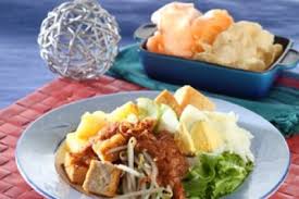 Resep gado gado siram satu dari beberapa makanan makanan tradisional asli pulau jawa. Gado Gado Siram Sajian Sedap