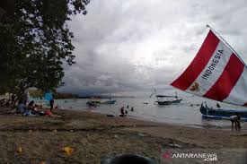Pantai greweng bisa untuk camping from i.ytimg.com tempat wisata pantai pasir putih di lampung ini tepatnya berada di rangai tri tunggal, . Wisata Bahari Pasir Putih Situbondo Mulai Ramai Pengunjung Antara News