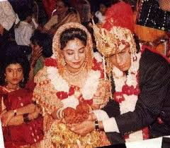 Shahrukh Khan And Gauri Khan S Wedding Day Shahrukh Khan Bollywood Actors Khan