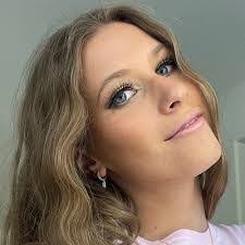 Alyssa Bullington's Instagram, Twitter & Facebook