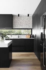 41 Cuisines Noires Canons En 2020 Cuisine Noire Relooking Maison Cuisine Design Moderne