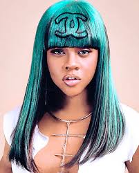 Lil Kim was a trendsetter, she deserves her flowers 💐