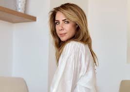 At that time, he made a final request to his wife. Katie Ritchie Age Height Wiki Biography Husband Home And Away