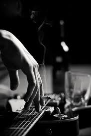 Black And White Music Instruments Photography Te Toco Pero No Te Oigo Black And White Black White Photos Black And White Photography