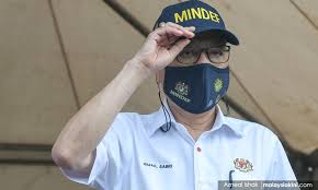 Top 3 berita hari ini, warga malaysia mengibarkan bendera putih, teh gelas sekali pakai dan kantor baru zaskia dan shireen sungkar. 6trgkohbms6x3m