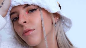 Billboard: Young Miko dirige la música urbana hacia un futuro "más  inclusivo"