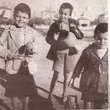 Πρωτότυπες, χριστιανικές, πνευματικές, έξυπνες, αστείες, χιουμοριστικές ευχές για το νέο έτος και την πρωτοχρονιά. Kalanta Prwtoxronias To Nohma Pisw Apo Toys Stixoys Photos Nea Selida