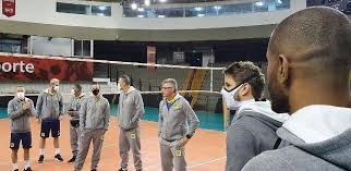 He is a legendary brazilian volleyball player who was actually part of the same generation as bernardinho. Renan Dal Zotto E Recebido Com Salva De Palmas Por Jogadores
