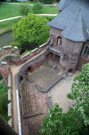 Burg Linn Krefeld Museums Tipp Vom Wehrgang Zur Burgkuche Burg Mittelalterliche Burg Krefeld