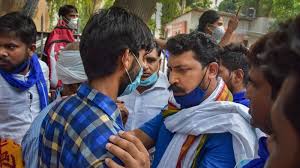 Chandrashekhar azad ravan, founder of the bhim army, speaks exclusively to india today's a glimpse of chandrashekhar azad is revealed and he shows his routines and the changes that came. Hathras Gangrape Victim Dies Chandrashekhar Azad Ravan Protests Outside Safdarjung Hospital