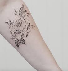 Single Peony Of Arm By Tritoan Ly Rosen Tattoo Damen Tattoo Unterarm Frau Blumen Tattoo Blumen Oberarm Innen