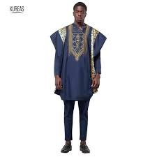 Les longues robes sénégalaises peu probables, les caftans sénégalais sont une tenue principale traditionnelle pour hommes. Soldes Tenue Boubou En Stock