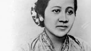Ibu kita kartini memang menjadi salah satu tokoh pahlawan wanita yang fenomenal di tanah jawa tepatnya berasal dari jawa tengah. Biografi R A Kartini Secara Lengkap Dan Singkat Sejarah Lengkap