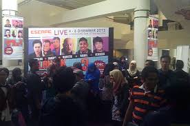 Masa lawak ke der 1 dan lawak ke der 2 selalu sahaja tiket sold out ada yang kata lawak ke der 2 lagi kelakar, ada yang kata lawak ke der 3 yang terbaik. Blogger Lawak Ke Der 3 Istana Budaya Denaihati
